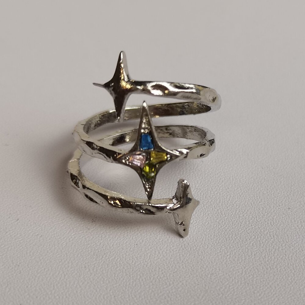 Pre-owned women's classic fashion rings